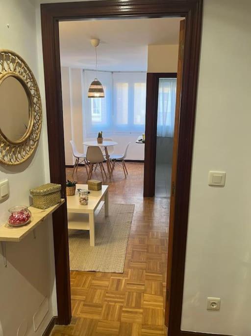 Acogedor Y Soleado Apartamento Recien Amueblado En Gijón Exteriör bild