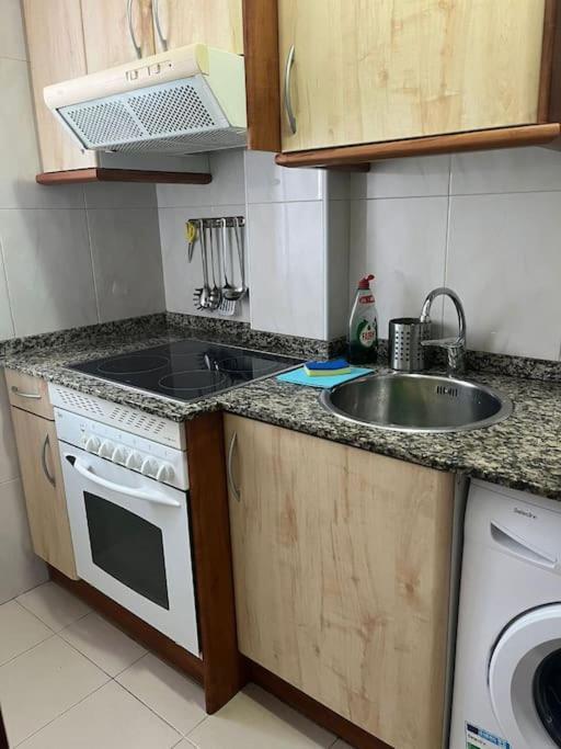 Acogedor Y Soleado Apartamento Recien Amueblado En Gijón Exteriör bild